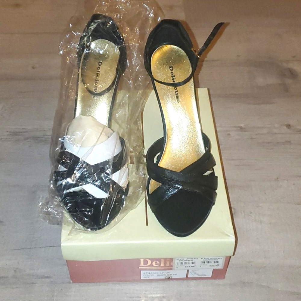 New Black Wedges